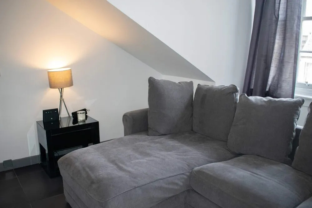 Unique 3 Bedroom Modern Penthouse
