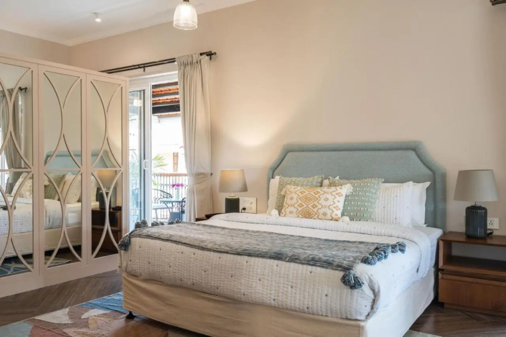 ELIVAAS 4 BHK with Pvt Pool & Terrace - Opalys