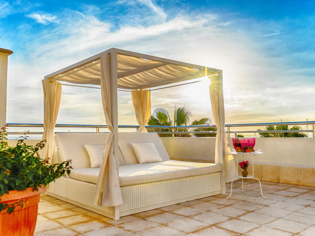 Spacious holiday home in Playa de las Americas with pool