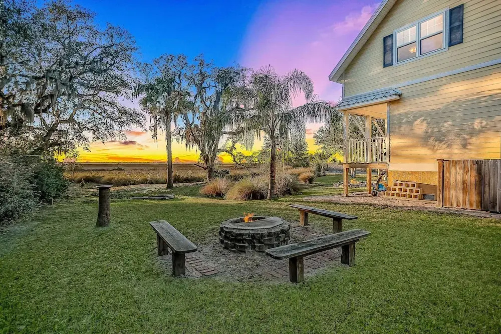 Inviting Waterfront Cottage With Balcony, Firepit, Marsh Views, & Washer/dryer