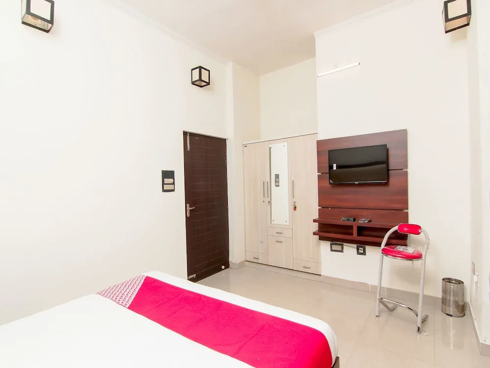 OYO Flagship 12365 CZ Inn