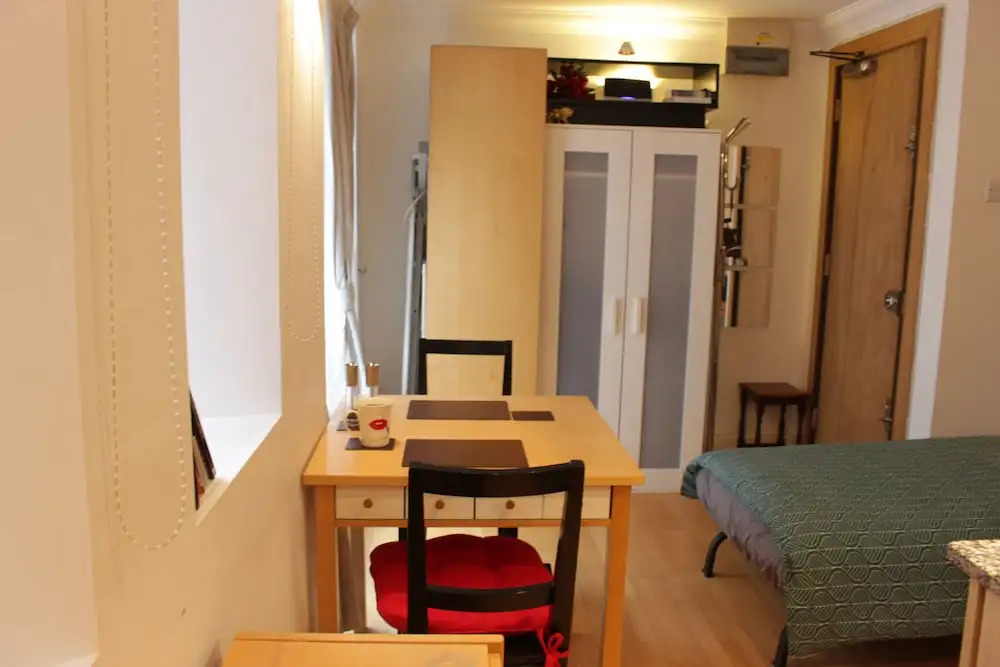 Tower Hill Studio Appartment