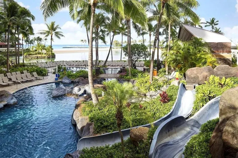 Room in Holiday House - Hgvc Hawaiian Village Resort & Spa, Hot Tub, Pool!