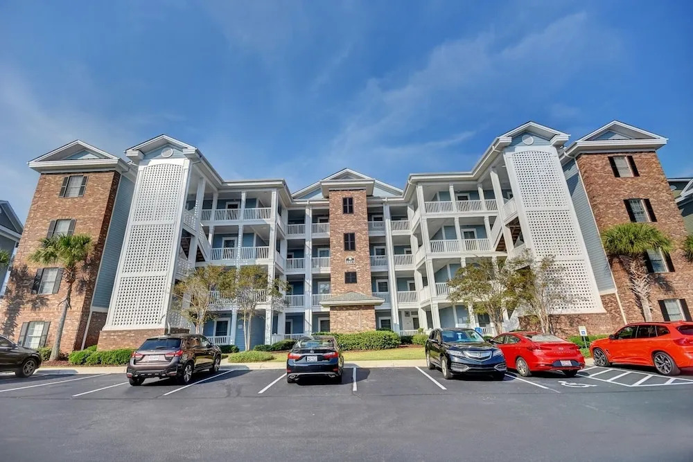 4827 Magnolia Lake Drive, #302 3 Bedroom Condo by RedAwning