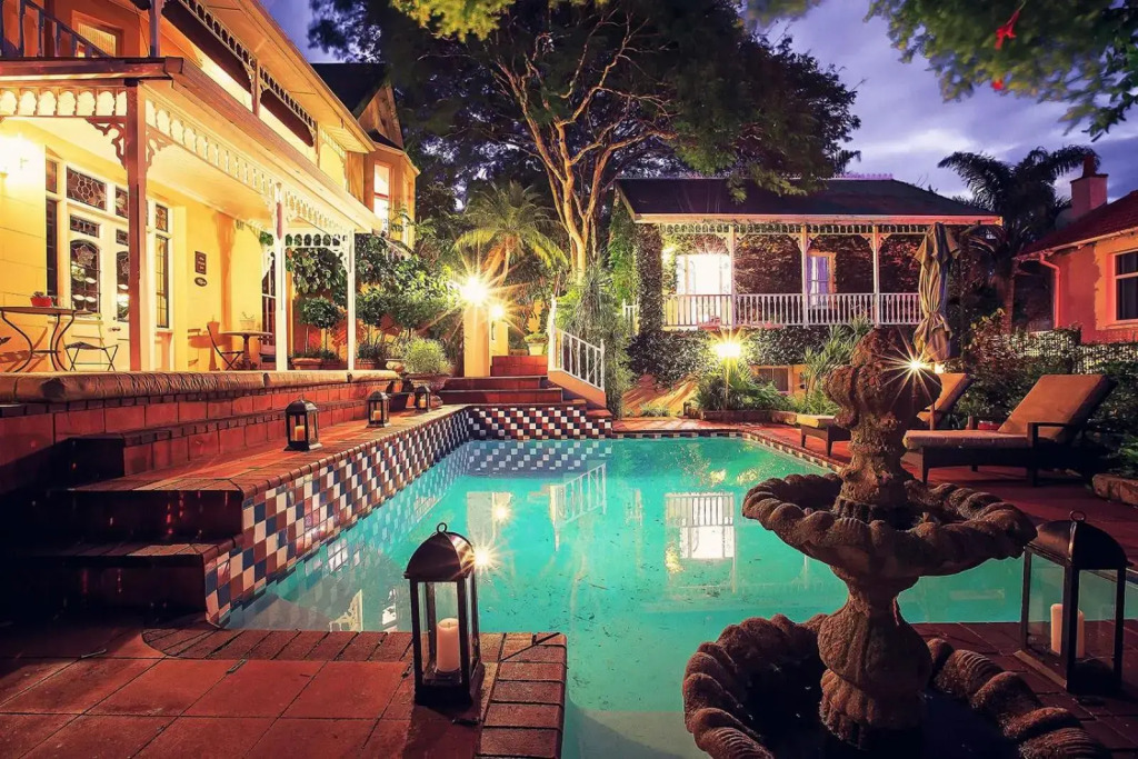 Goble Palms Guest Lodge & Urban Retreat