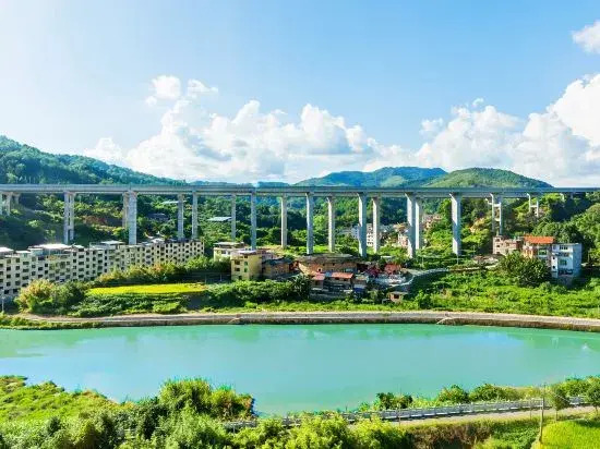 Manzhou Hotel (Yongding Tulou Huading Branch)