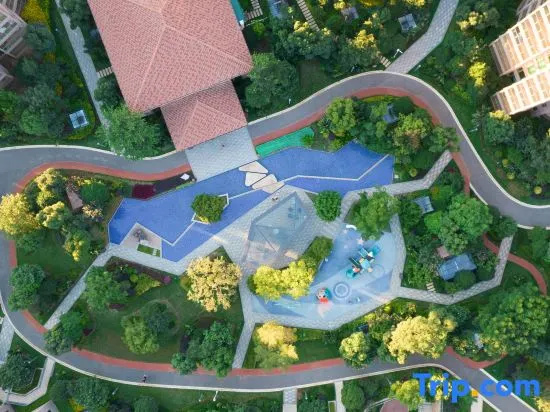 Youxi Resort Hotel (Fuxian Lake Cambrian Happy World）