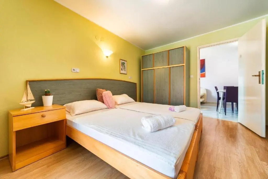 Apartments with WiFi Vodice - 18832