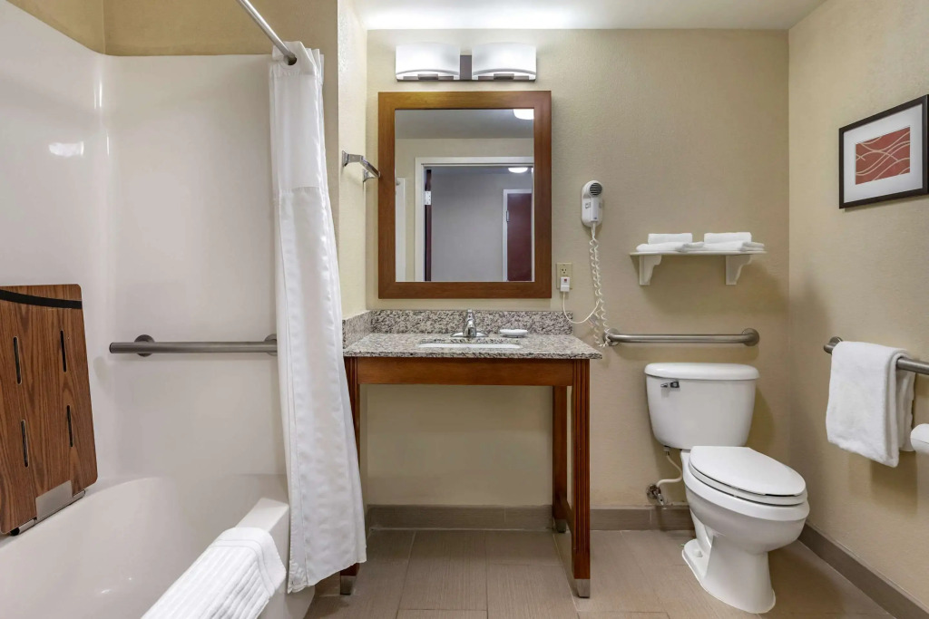 Comfort Inn Warren - Detroit North