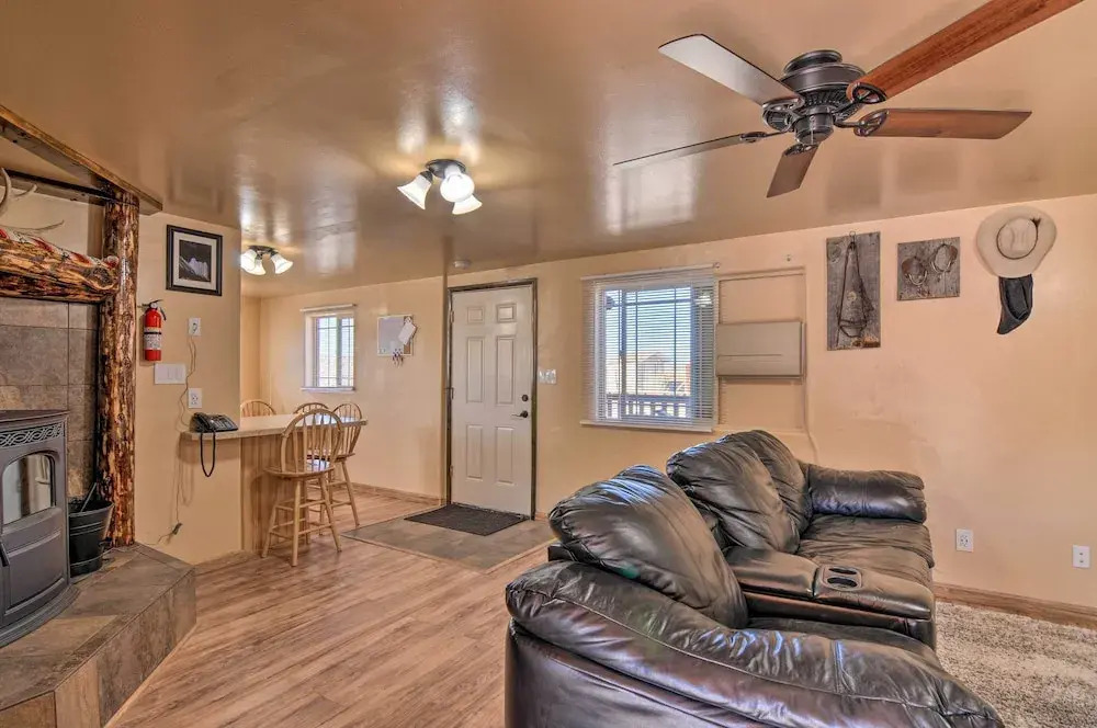 Cozy Home w/ Canyon Views: 2 Mi to Grand Staircase