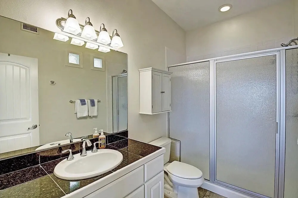 Anchor's Away 2 Bedroom Condo by Redawning