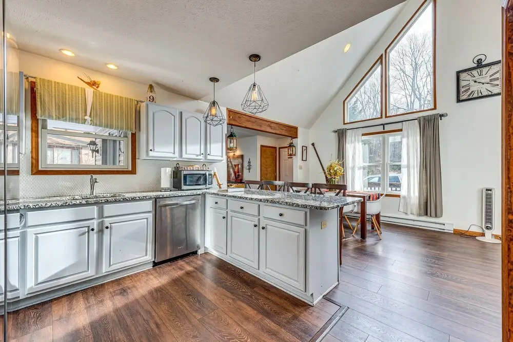 Poconos Hideaway in Arrowhead Lake w/ Game Room!