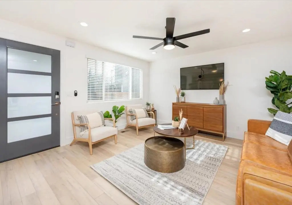 Mid Century Modern Boise-River Bungalow w/ Hot Tub