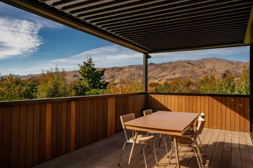 Mountain Vistas - Cromwell Upstairs Holiday Apartment