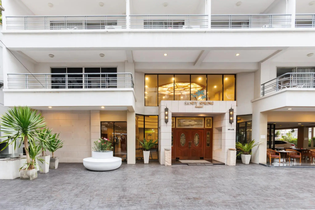 Sandy Spring Hotel