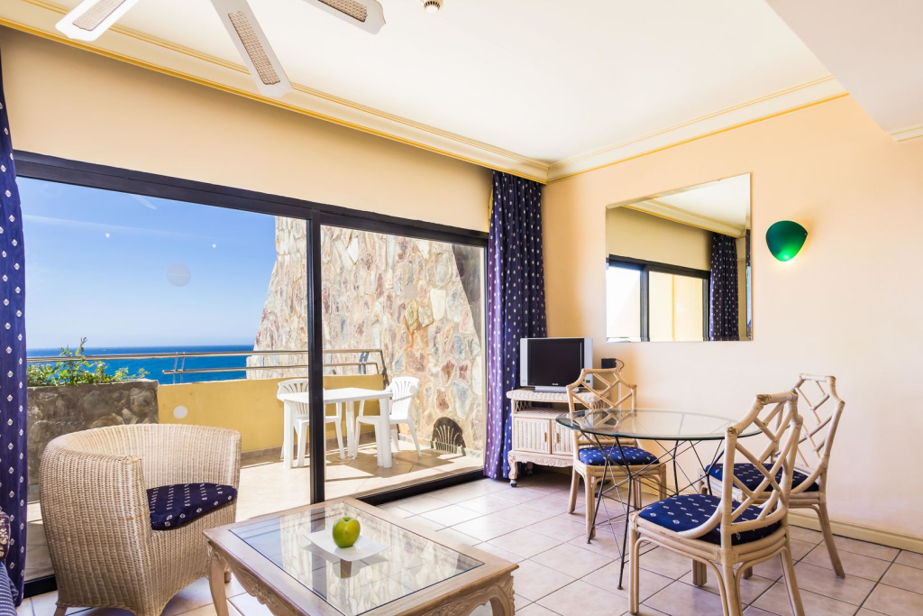 Апарт-отель BlueBay Beach Club