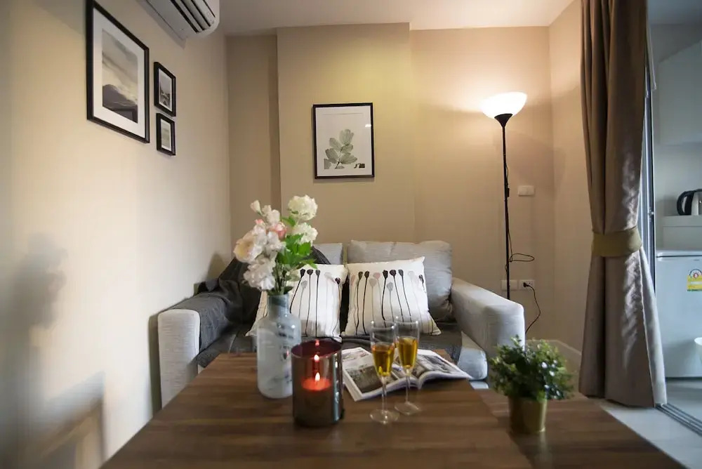 Near BK University Quiet Condo in Rama4 bkb134