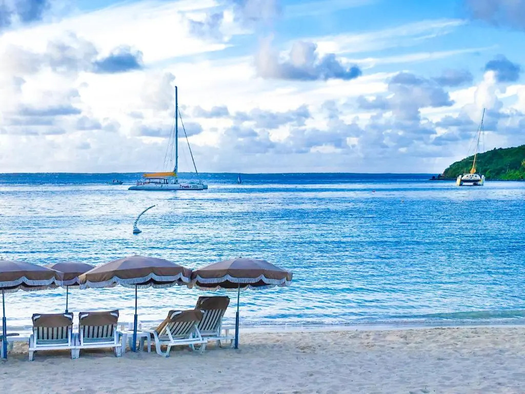Acacia Beach 66, beautiful Dupleix 250 m from Anse Marcel Beach