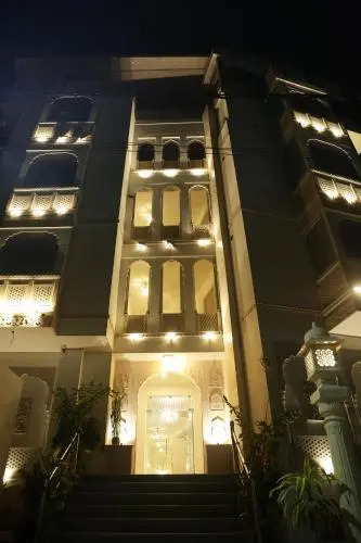 Hotel Ratangarh Palace