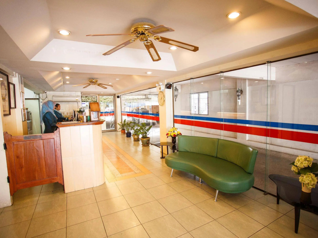 Regent Ngamwongwan Hotel
