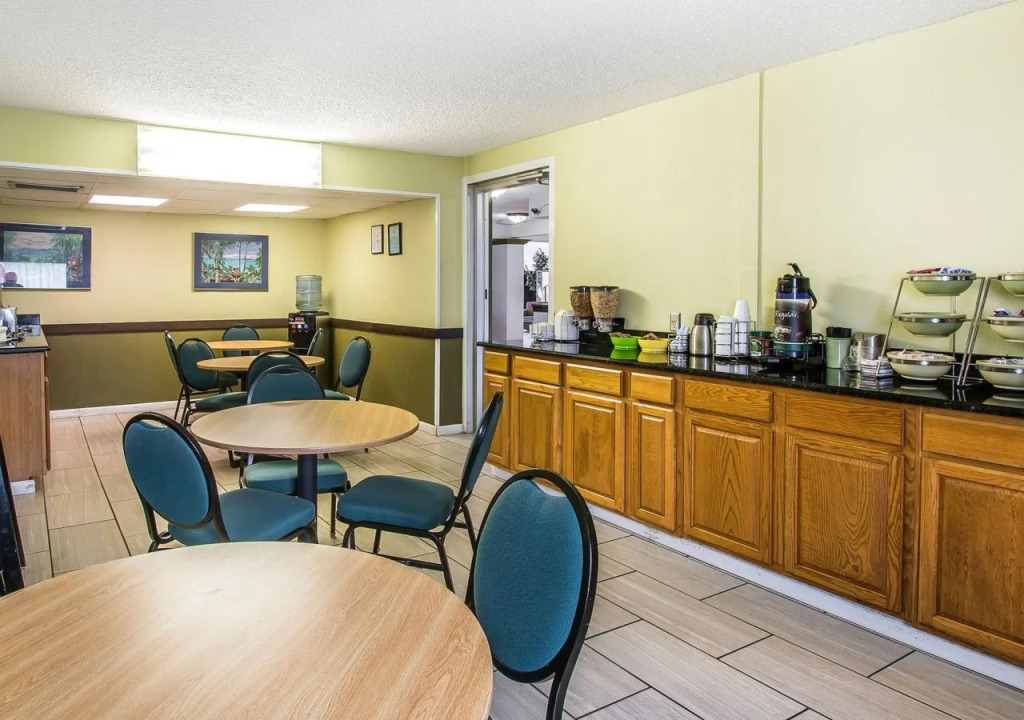 Days Inn by Wyndham Dothan