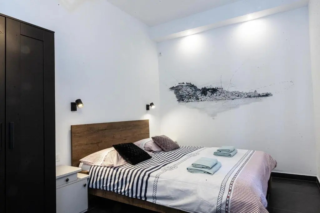 Andriana House