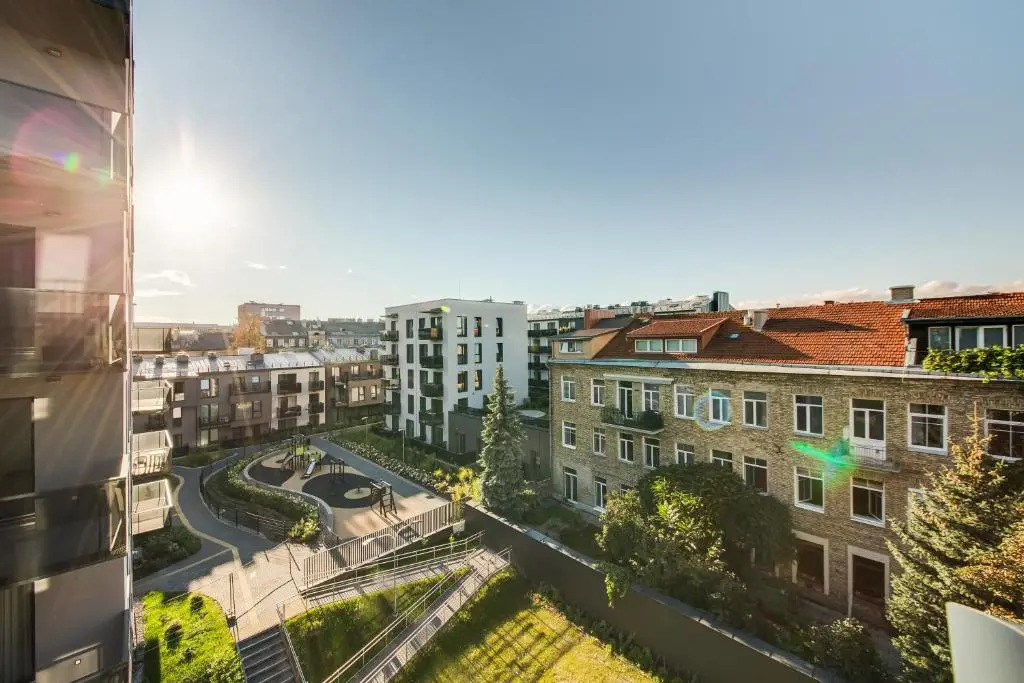 #stayhere - Brand New Unique Designer 1BDR in Trendy Neighbourhood