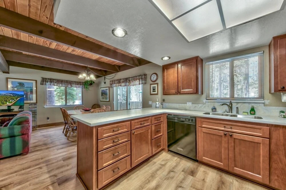 1207s Cabin In The Pines 3 Bedroom Chalet by RedAwning