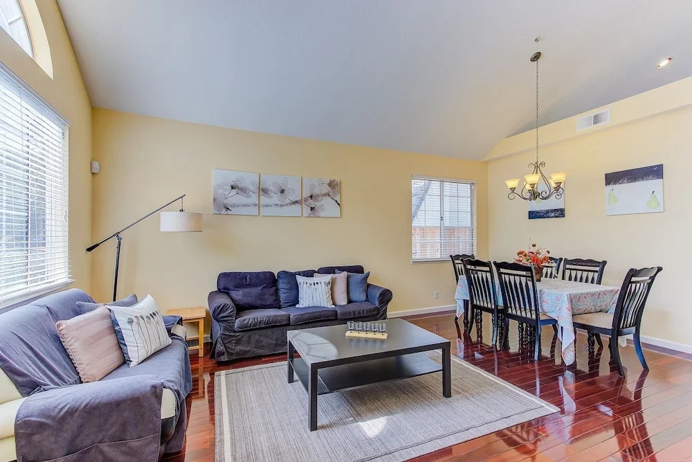 Andrea Way House in Union City 3 Bedrooms 2.5 Bathrooms Home