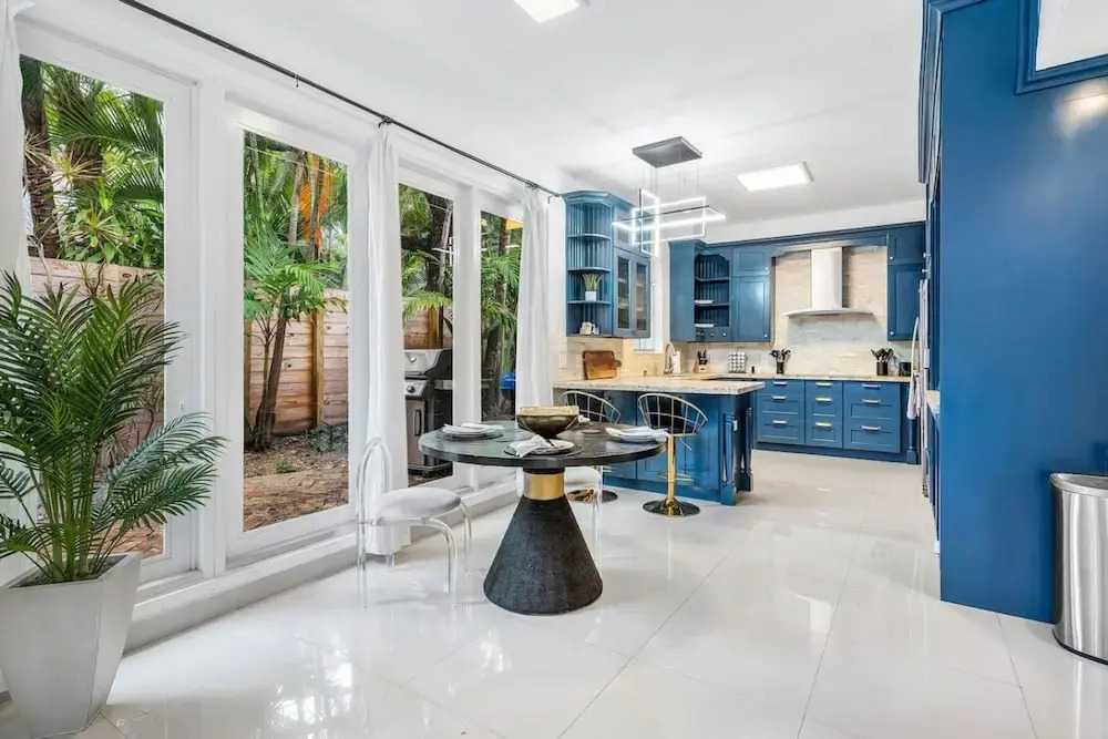 Luxe 5BR 4BA Heated Pool 10 Min to Beach BBQ