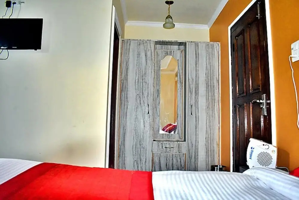 Northland Residency by OYO Rooms