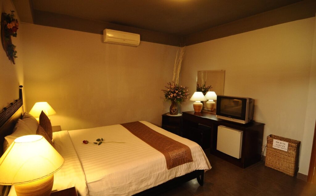 Tulip Hotel