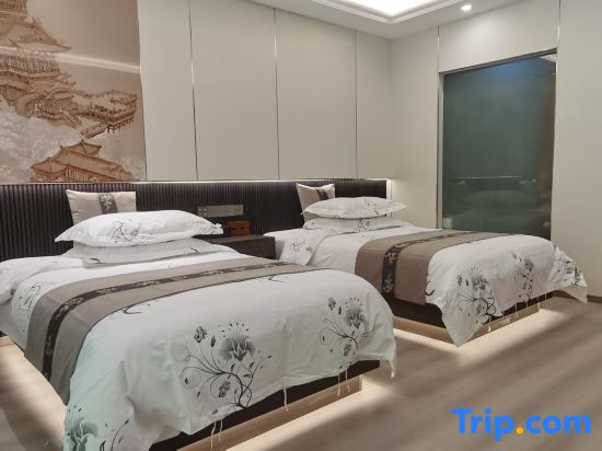 Jiuhu Lanqi Homestay (Shennongjia Dajiuhu) Pingqian Ancient Town Branch in the Scenic Area