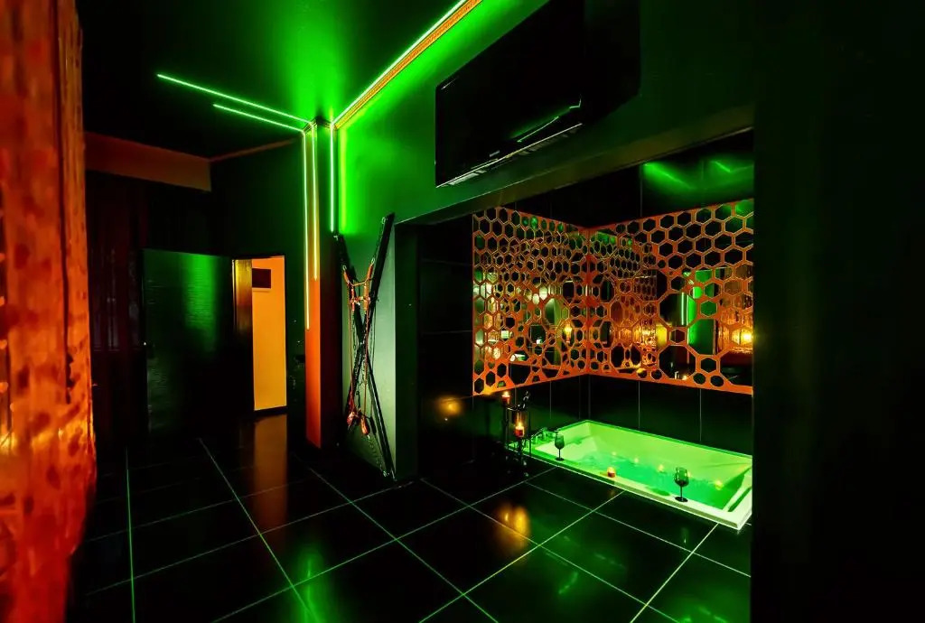 Domino House