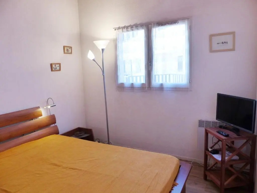 Appartement Avec Piscine En Copropriete Pour 6 Personnes- Residence Notre-Dame du Port