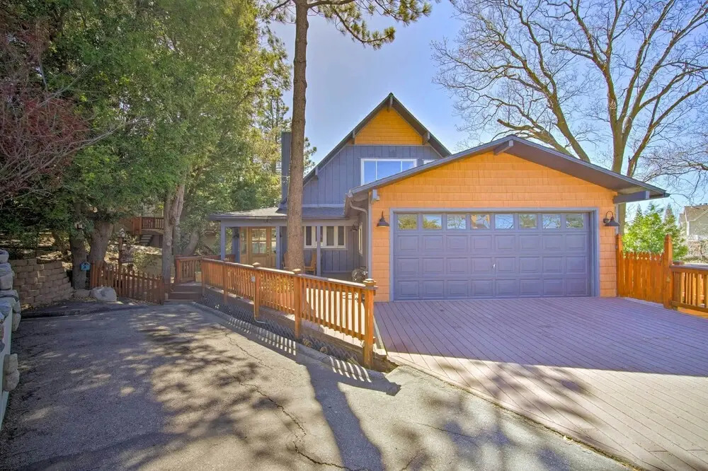 Stunning Lake Arrowhead Home: Decks & Hot Tub