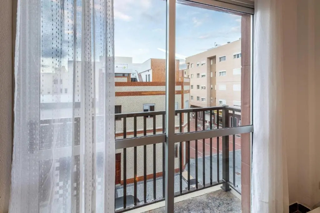 Flatguest Cicer - 3bdr + Balcony + Beach