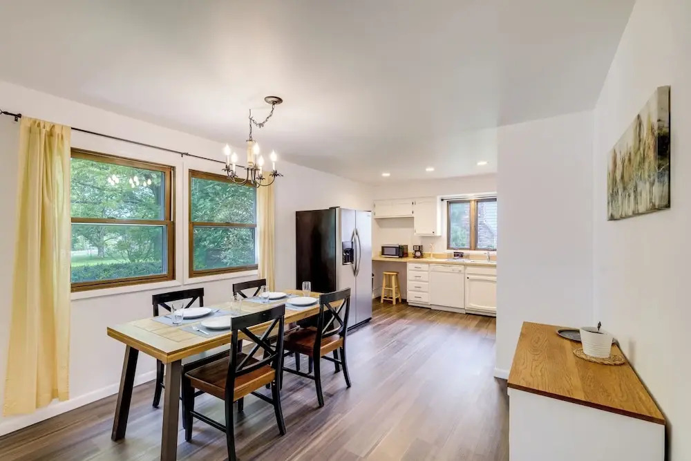 1 Mi to Freer Field: Ashland Home w/ Yard!