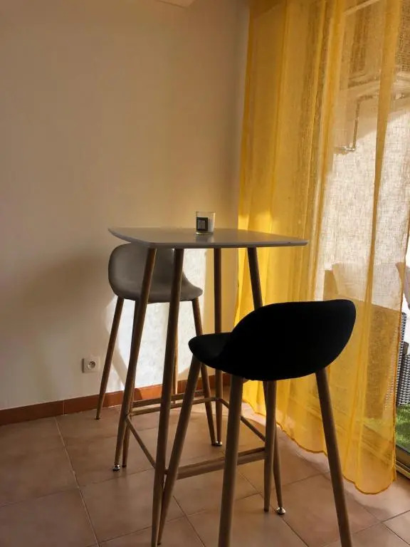 Spacieux studio lumineux proche du centre