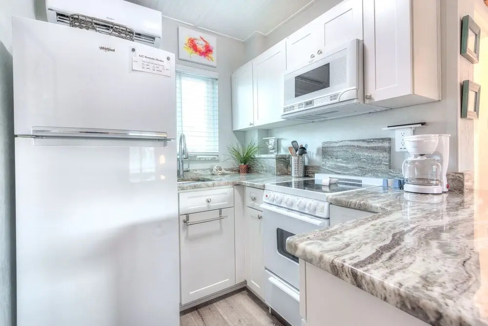Tropic Terrace #49 - Beachfront Rental Studio Bedroom Condo by Redawning