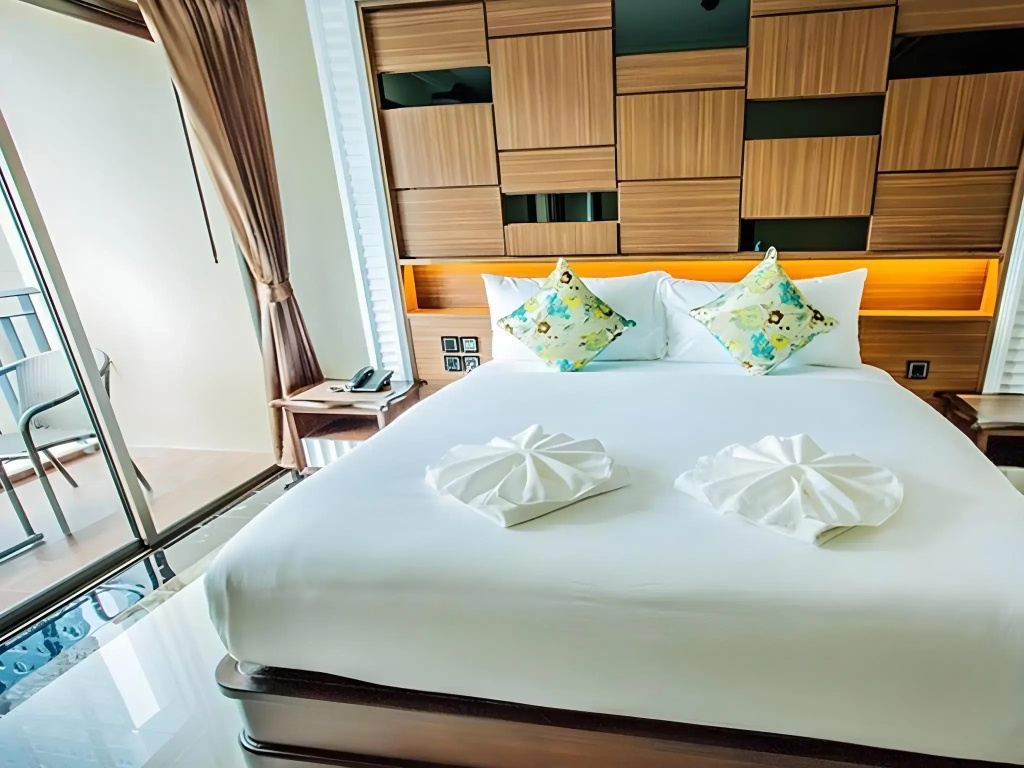 March Hotel