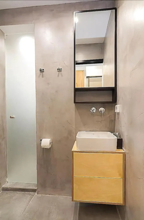 Centrally located studio next to Syntagma sq.