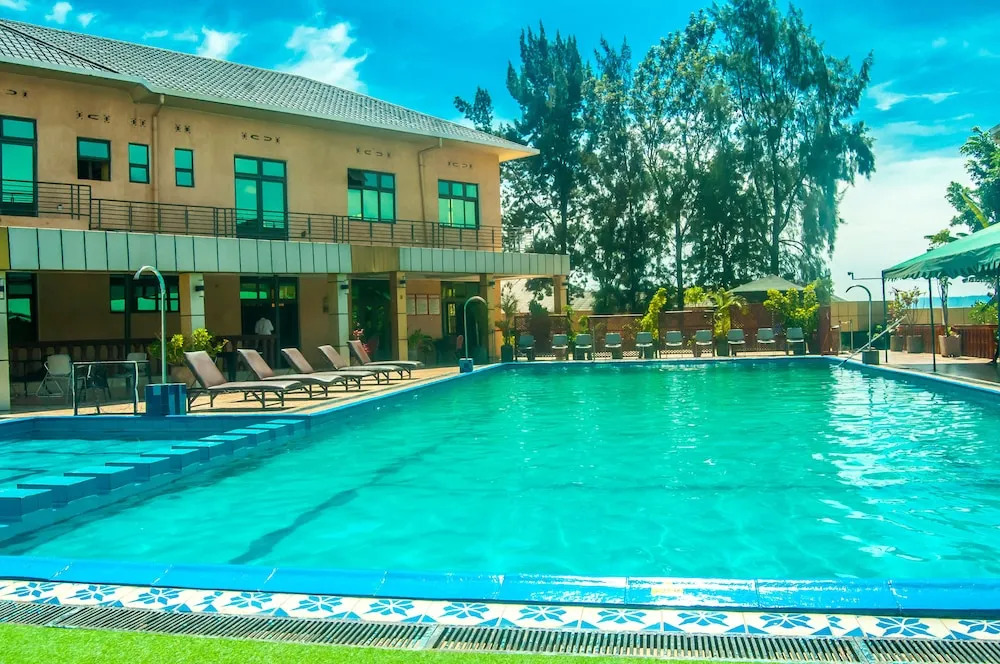 Hotel Hilltop Country Club