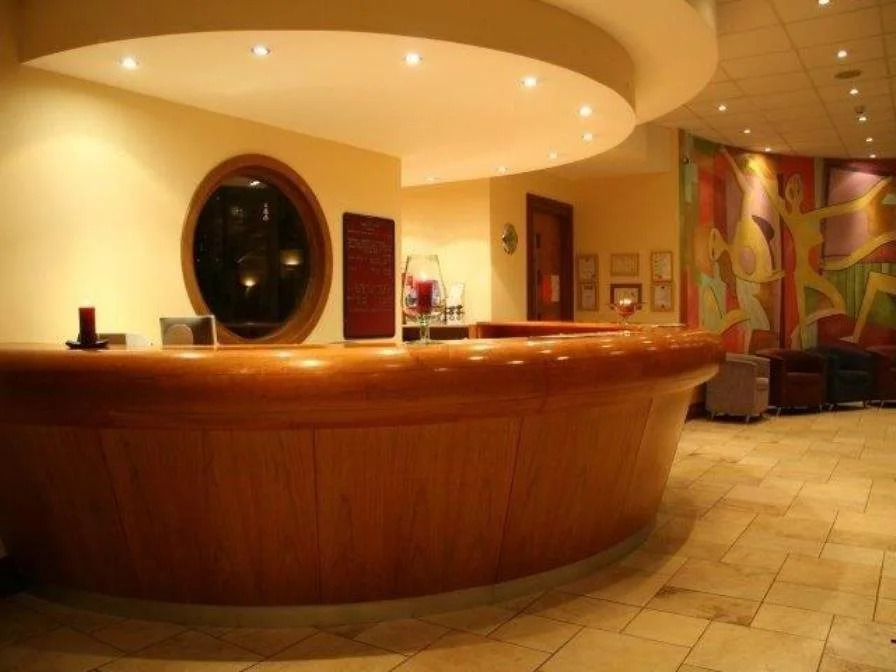 Longford Arms Hotel