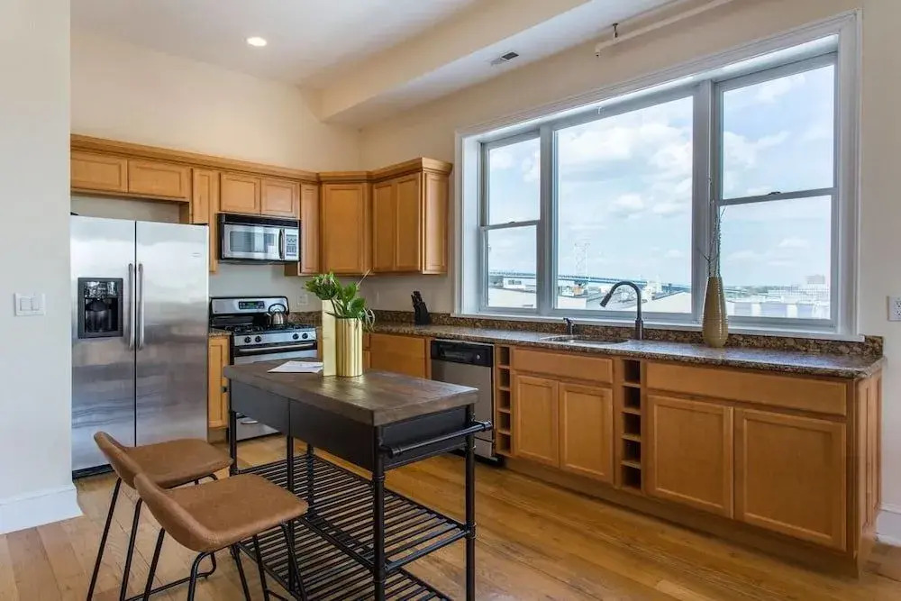 Spacious 2 BR Apt in Center City by Domio