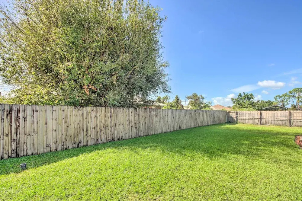 Pool & Fenced Yard: Sebring Retreat