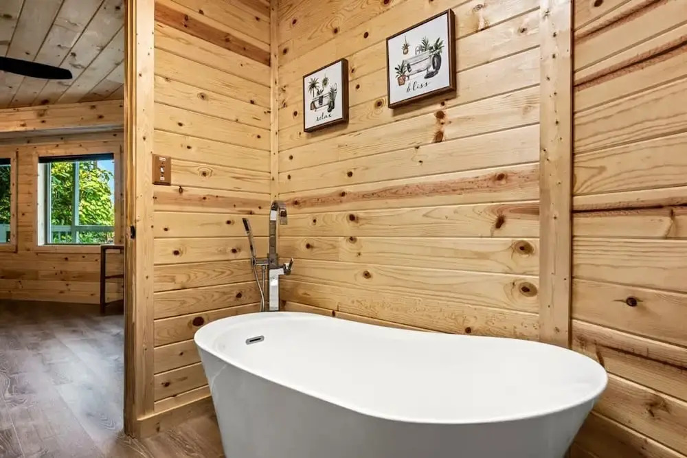180 Views Sleeps 7 Private Hot Tub Full Kitchen