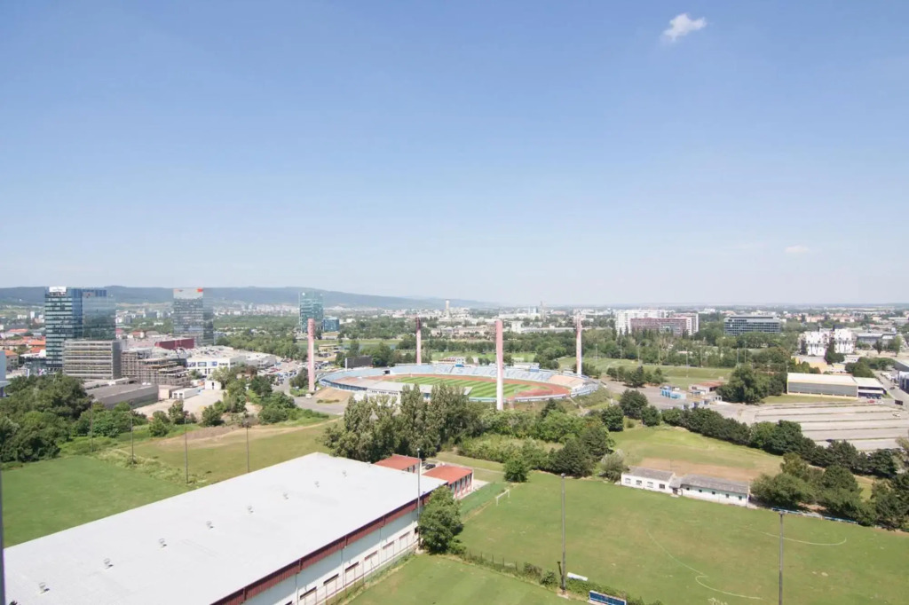 Juls Apartment next to football and hockey stadium