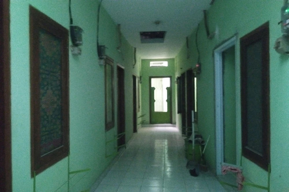 OYO Life Kost ijo Tembok Tinggi