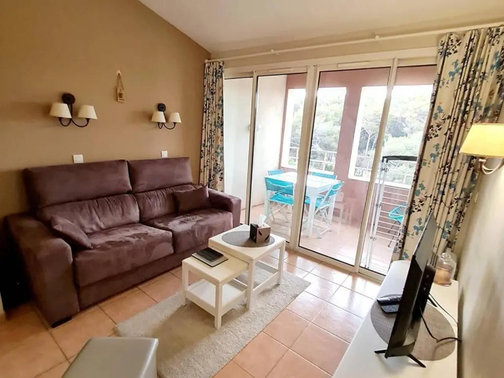 Appartement Six-Fours-les-Plages, 3 pièces, 4 personnes - FR-1-316-282